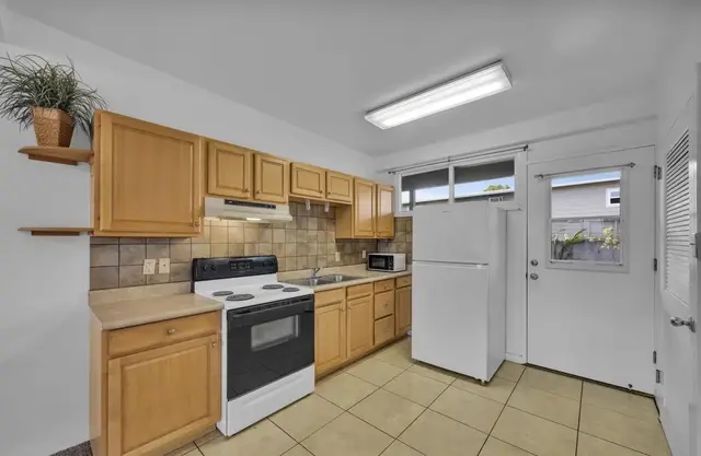 Listing Image for 471 Liholiho St 23 8 of 18