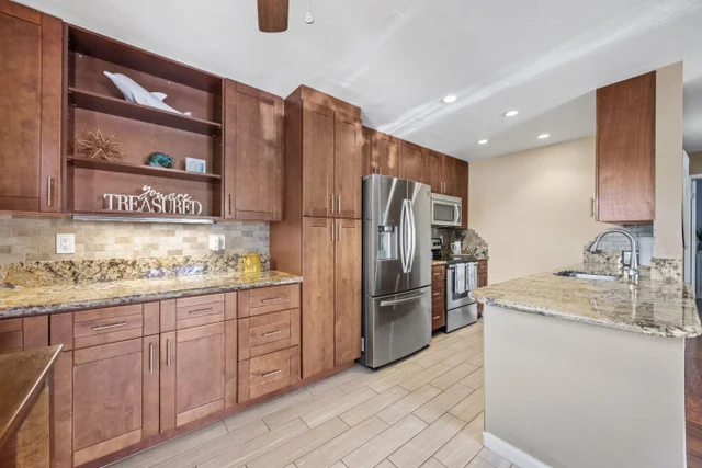 Listing Image for 140 Uwapo Rd 9-103 11 of 49