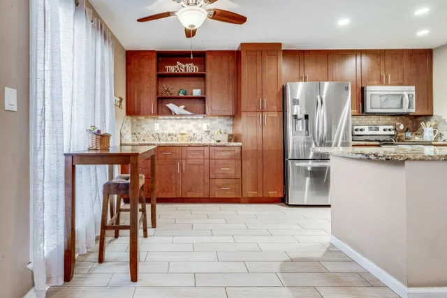 Listing Image for 140 Uwapo Rd 9-103 13 of 49