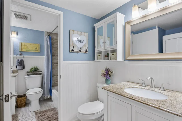 Listing Image for 140 Uwapo Rd 9-103 23 of 49