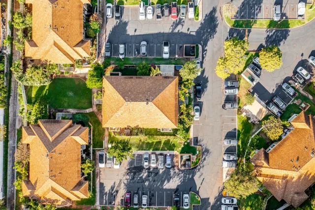 Listing Image for 140 Uwapo Rd 9-103 41 of 49