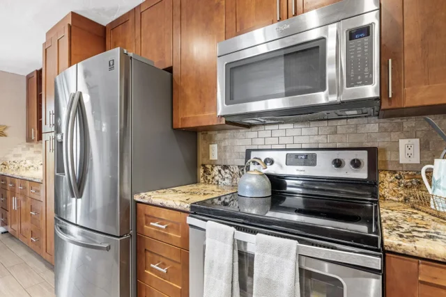 Listing Image for 140 Uwapo Rd 9-103 5 of 49