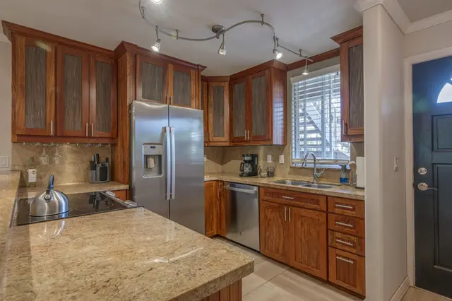 Listing Image for 480 Kenolio Rd 20-103 3 of 29