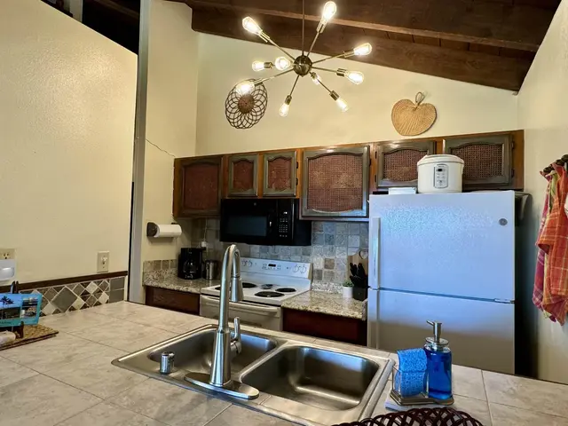 Listing Image for 50 Kepuhi Pl 220 5 of 23