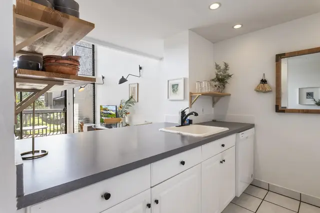Listing Image for 1299 Uluniu Rd G202 12 of 46