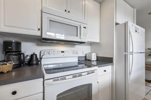 Listing Image for 1299 Uluniu Rd G202 14 of 46