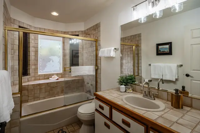 Listing Image for 43 N Piki Pl 28 of 49