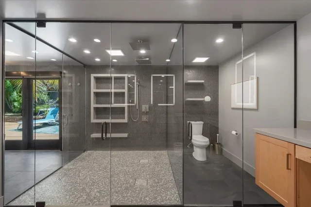 Listing Image for 124 Waaula Pl 25 of 50