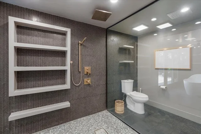 Listing Image for 124 Waaula Pl 26 of 50