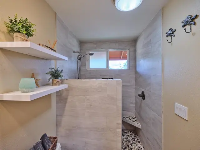 Listing Image for 8 Bougainvillea Pl 18 of 34