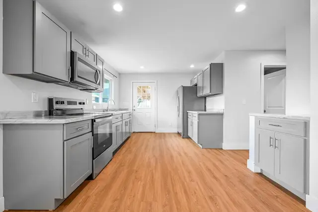 Listing Image for 305 Makua St 5 of 50
