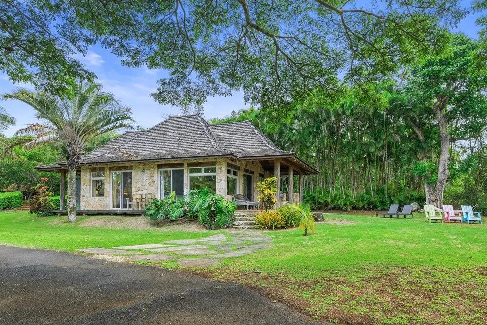 Photo of Listing #408412