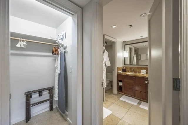 Listing Image for 1 Ritz Carlton Dr 1614-1616 13 of 40