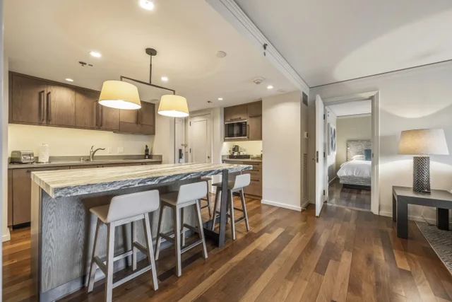 Listing Image for 1 Ritz Carlton Dr 1614-1616 8 of 40