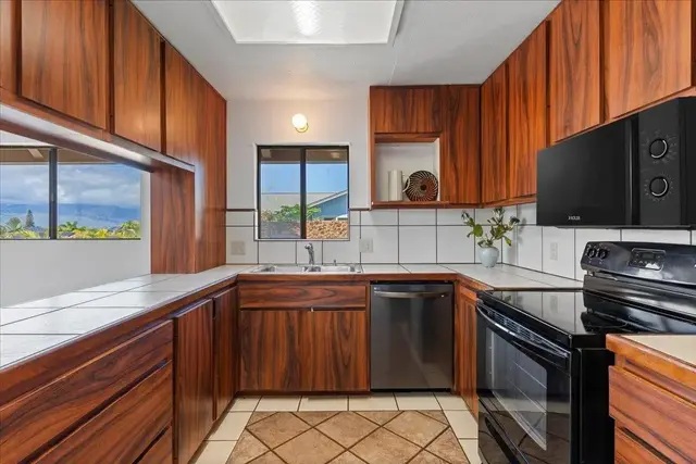 Listing Image for 2866 Ohina St 25 of 50