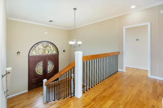 Listing Image for 32 W Kapueone Pl 17 of 50