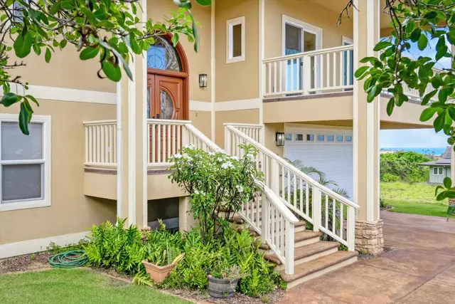 Listing Image for 32 W Kapueone Pl 3 of 50