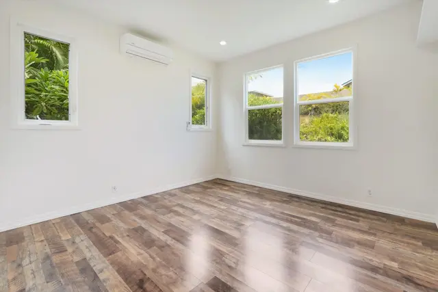 Listing Image for 32 W Kapueone Pl 30 of 50