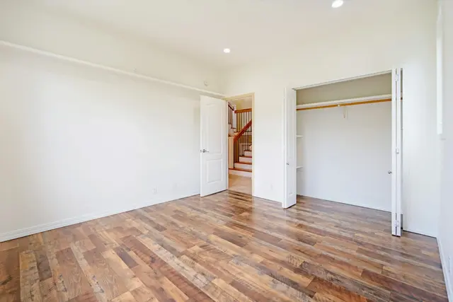 Listing Image for 32 W Kapueone Pl 32 of 50
