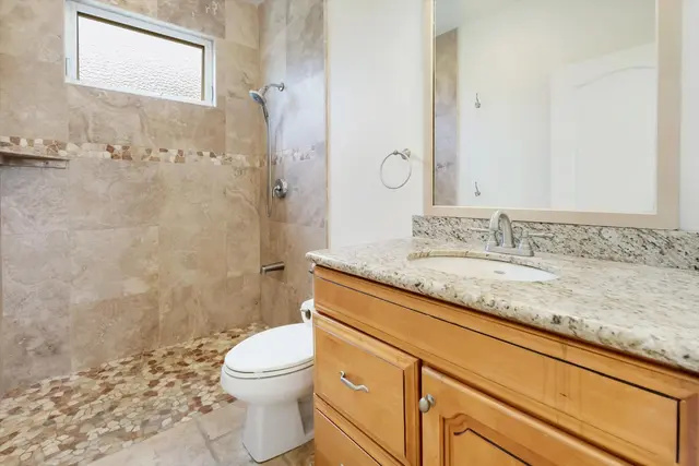 Listing Image for 32 W Kapueone Pl 36 of 50