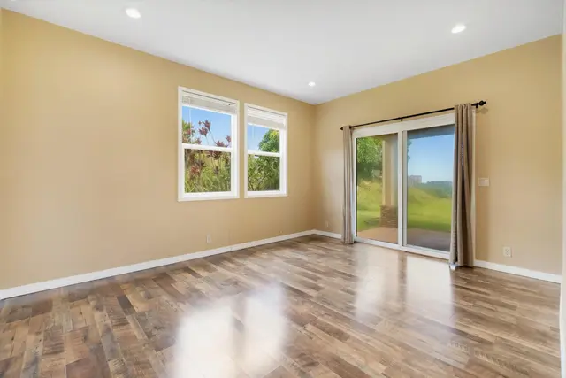 Listing Image for 32 W Kapueone Pl 37 of 50