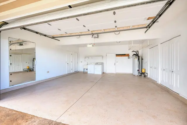 Listing Image for 32 W Kapueone Pl 40 of 50
