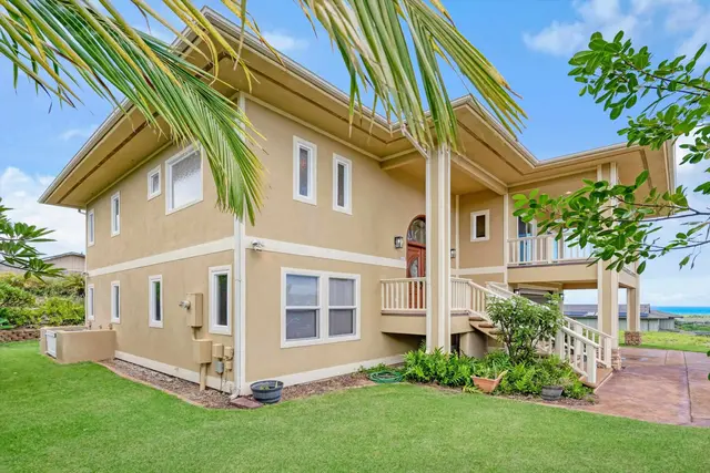 Listing Image for 32 W Kapueone Pl 43 of 50