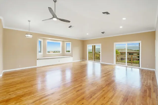 Listing Image for 32 W Kapueone Pl 6 of 50