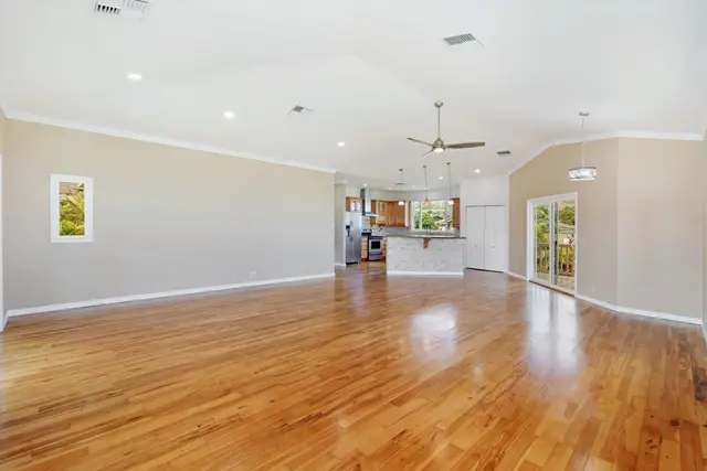 Listing Image for 32 W Kapueone Pl 8 of 50