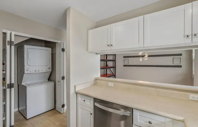 Listing Image for 668 Meakanu Ln 1402 10 of 46