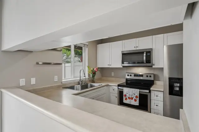Listing Image for 668 Meakanu Ln 1402 11 of 46