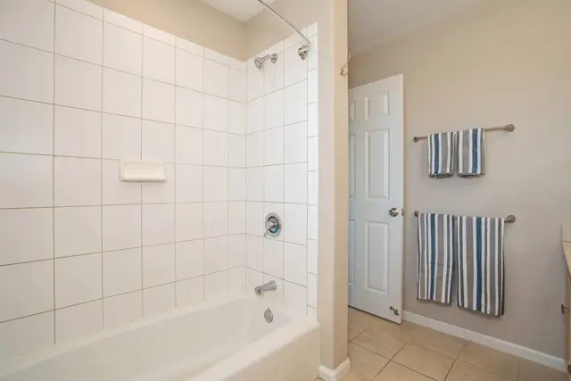 Listing Image for 668 Meakanu Ln 1402 29 of 43
