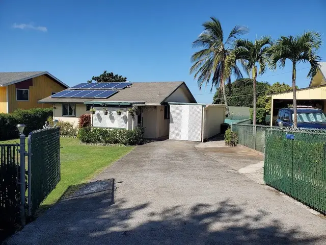 Listing Image for 21 Makani Rd 4 1 of 12