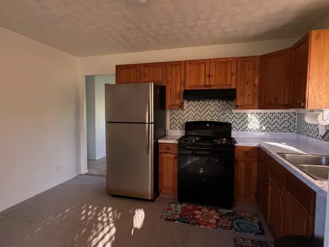 Listing Image for 21 Makani Rd 4 3 of 12