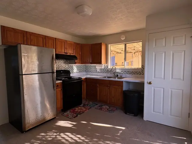 Listing Image for 21 Makani Rd 4 4 of 12