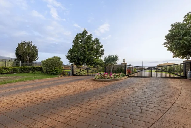 Listing Image for 517 Oka Kope St 31 of 35