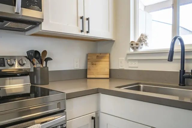 Listing Image for 491 Kilika Pl B 3 of 20