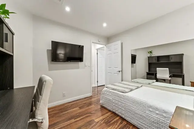 Listing Image for 140 Uwapo Rd 19-202 28 of 49