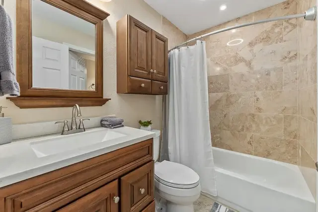 Listing Image for 140 Uwapo Rd 19-202 30 of 49