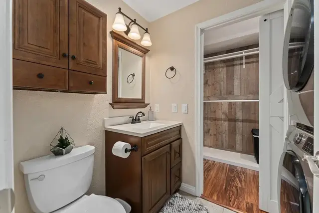 Listing Image for 140 Uwapo Rd 19-202 32 of 49