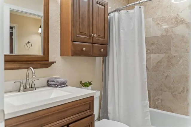 Listing Image for 140 Uwapo Rd 19-202 33 of 49