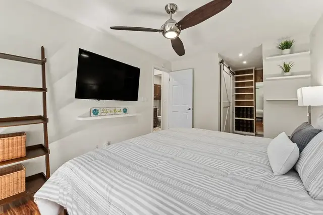 Listing Image for 140 Uwapo Rd 19-202 38 of 49
