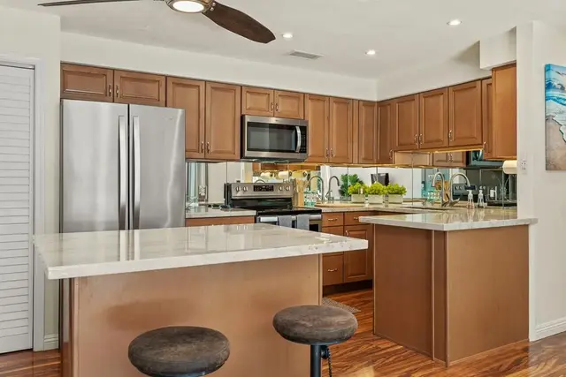 Listing Image for 140 Uwapo Rd 19-202 5 of 49