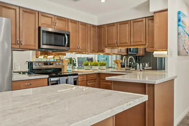 Listing Image for 140 Uwapo Rd 19-202 7 of 49