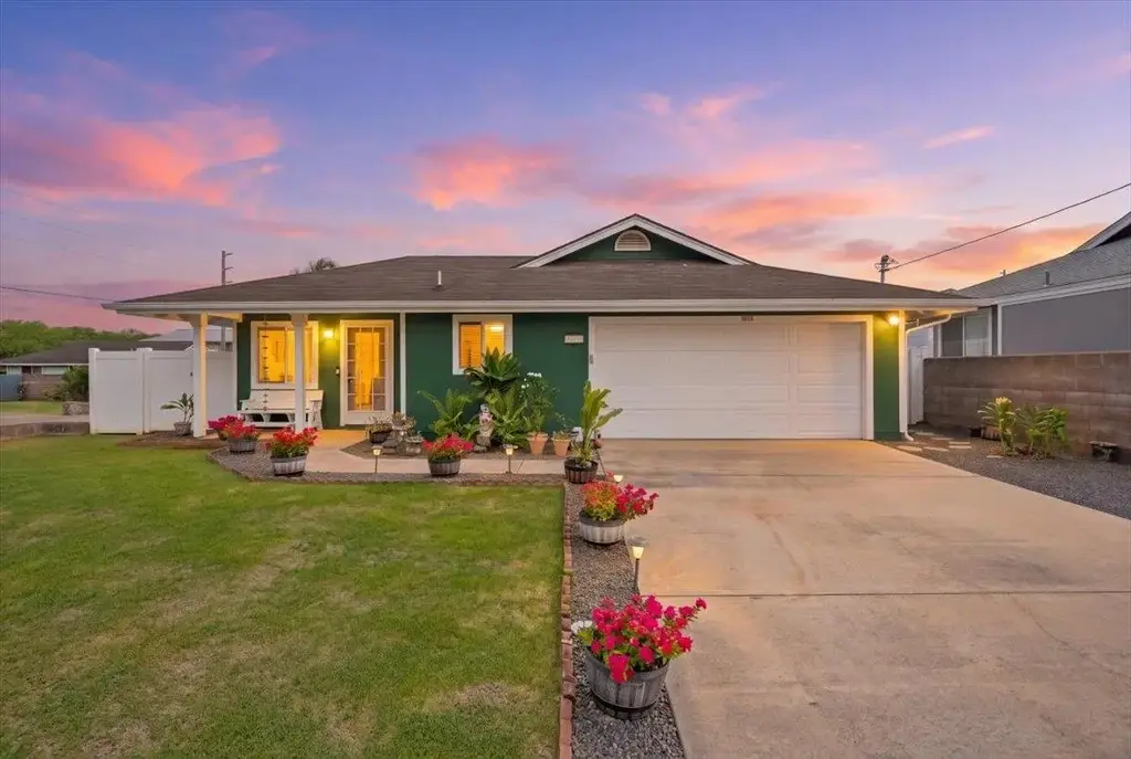 34 Mauli Ola St, Wailuku