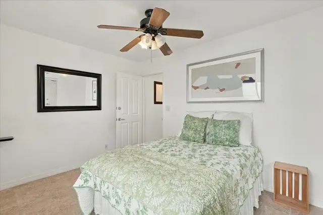 Listing Image for 34 Mauli Ola St 21 of 35