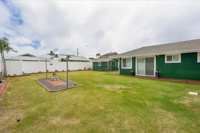 Listing Image for 34 Mauli Ola St 24 of 35