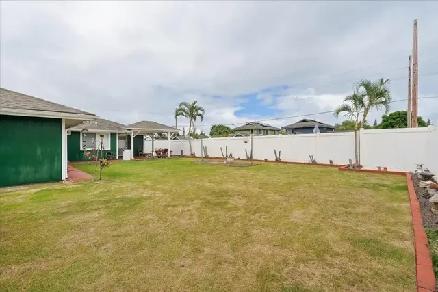 Listing Image for 34 Mauli Ola St 25 of 35