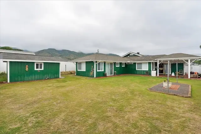 Listing Image for 34 Mauli Ola St 27 of 35