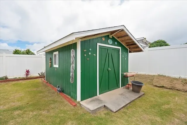 Listing Image for 34 Mauli Ola St 29 of 35